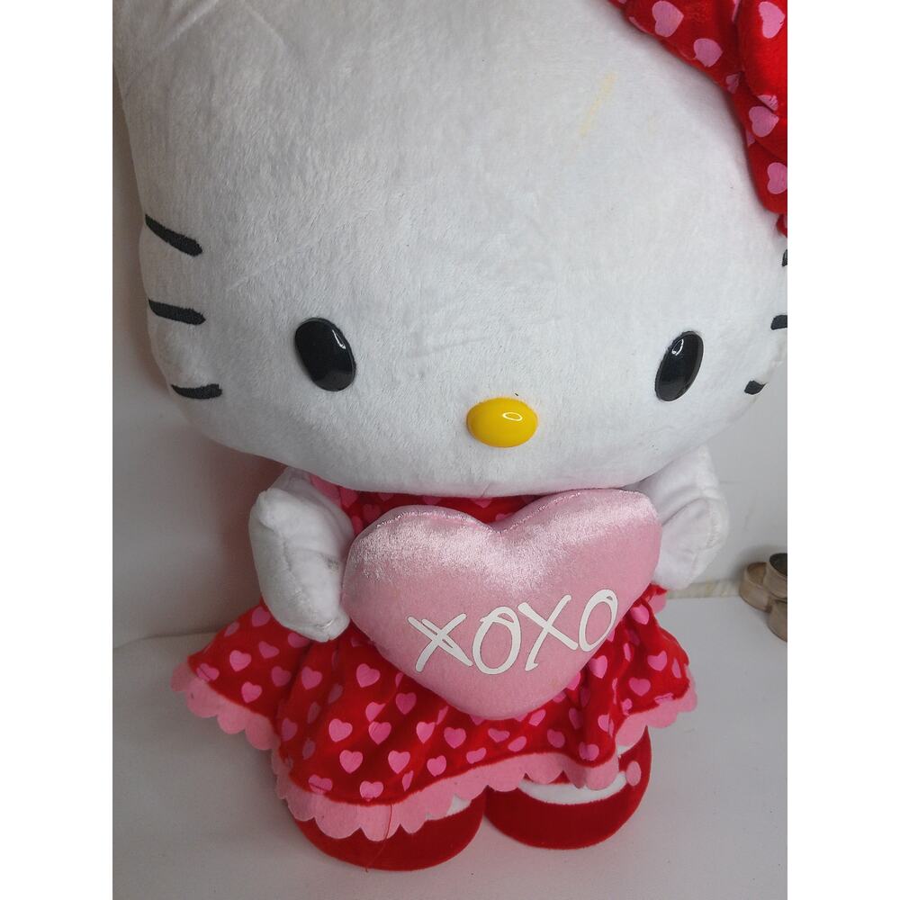 Hello Kitty Valentine Love 2017 Porch Greeter 20 Inch Plush Standing XOXO Heart - Picture 3 of 7